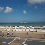 ドゥ ラ プラージュ ホテル 2*
