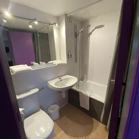 De La Otel 2*