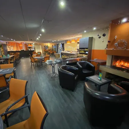 De La Hotel 2*